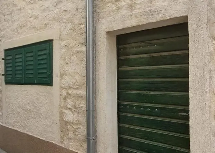 Seaside House - 23990 בית נופש *